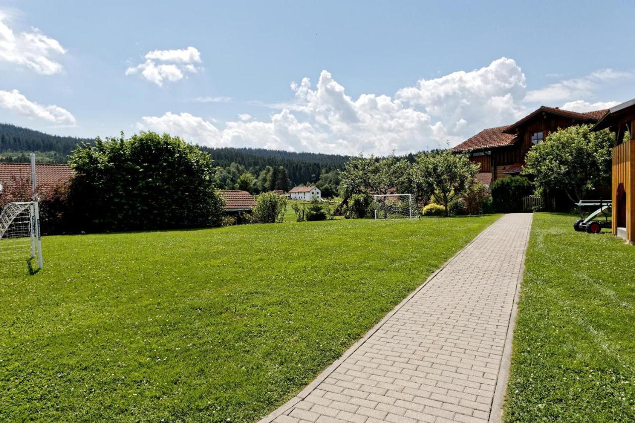 Ferienwohnungen Holzferienhaeuser Leithenwald ツヴィーゼル エクステリア 写真